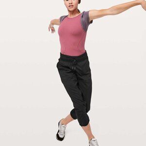 Lululemon Dance Studio Crop *25" Black Size 6